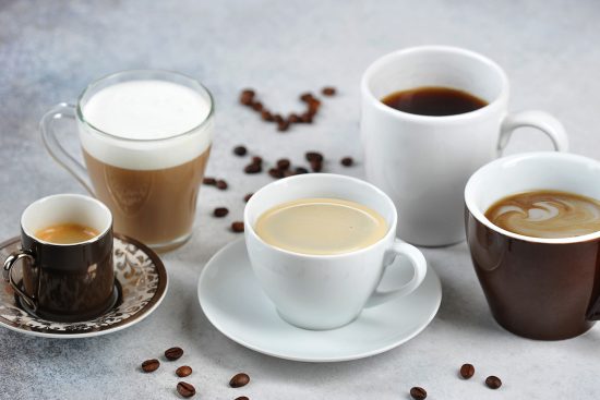 chávenas com vários tipos de café